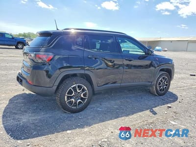 Trzecie zdjęcie samochodu z tyłu: 2024 JEEP COMPASS TRAILHAWK VIN:3C4NJDDNXRT171323 - miniatura