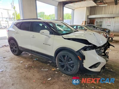 Czwarte zdjęcie samochodu z boku: 2019 CHEVROLET BLAZER RS VIN:3GNKBJRS5KS638549 - miniatura