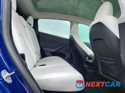 Zdjęcie 10 z 12 samochodu: 2024 TESLA MODEL Y VIN:7SAYGDEE5RA292429 - miniatura