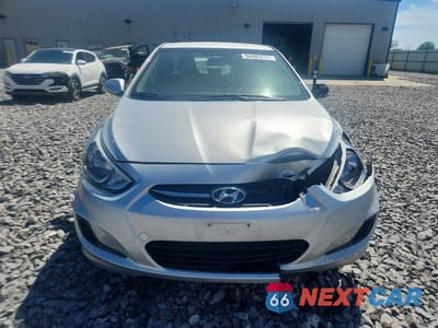 Piąte zdjęcie samochodu w środku: 2017 HYUNDAI ACCENT SE VIN:KMHCT4AE4HU252193 - miniatura