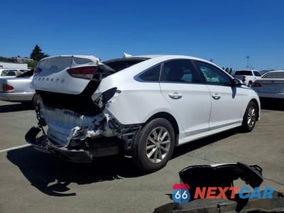 Trzecie zdjęcie samochodu z tyłu: 2018 HYUNDAI SONATA SE VIN:5NPE24AF6JH680534 - miniatura