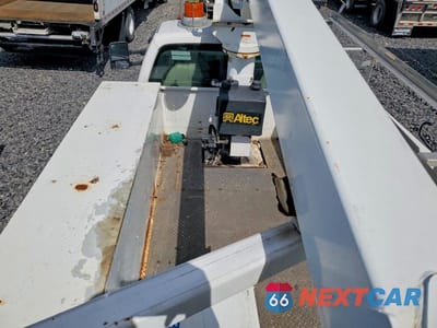 Zdjęcie 10 z 13 samochodu: 2009 FORD F450 SUPER DUTY BUCKET TRUCK VIN:1FDAF46Y29EA10631 - miniatura