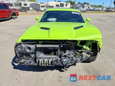 Piąte zdjęcie samochodu w środku: 2015 DODGE CHALLENGER SXT PLUS VIN:2C3CDZBT1FH750609 - miniatura
