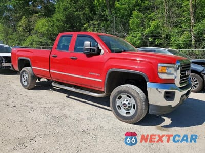 Czwarte zdjęcie samochodu z boku: 2015 GMC SIERRA K2500 HEAVY DUTY VIN:1GT22XEG4FZ125590 - miniatura