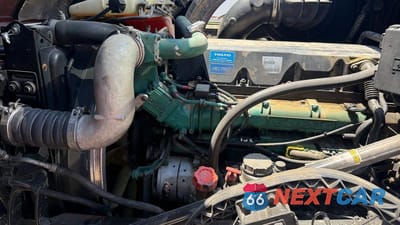Zdjęcie 7 z 10 samochodu: 2014 VOLVO VNL SEMI TRUCK VIN:4V4NC9EH4EN161613 - miniatura