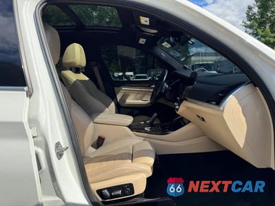 Zdjęcie 8 z 12 samochodu: 2018 BMW X3 XDRIVE30I VIN:5UXTR9C54JLC77153 - miniatura