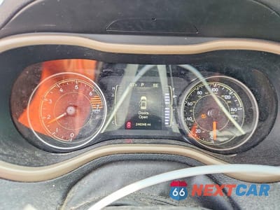 Zdjęcie 9 z 13 samochodu: 2018 JEEP CHEROKEE LATITUDE VIN:1C4PJLCB3JD544867 - miniatura