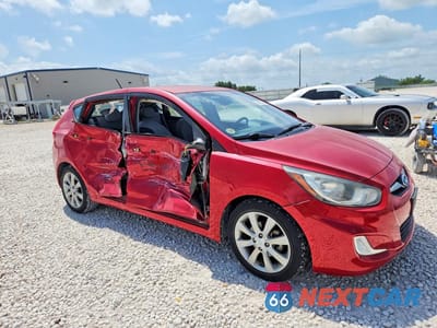 Czwarte zdjęcie samochodu z boku: 2012 HYUNDAI ACCENT SE VIN:KMHCU5AE3CU013424 - miniatura