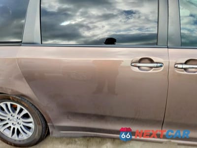 Zdjęcie 11 z 13 samochodu: 2019 TOYOTA SIENNA XLE 8-PASSENGER VIN:5TDYZ3DC2KS976750 - miniatura