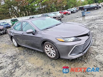 Czwarte zdjęcie samochodu z boku: 2023 TOYOTA CAMRY LE VIN:4T1C11AK6PU727710 - miniatura