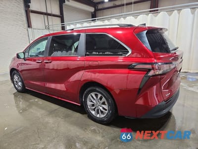 Drugie zdjęcie samochodu z przodu: 2025 TOYOTA SIENNA XLE 8-PASSENGER VIN:5TDYRKEC2SS243705 - miniatura