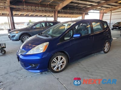 2011 HONDA FIT SPORT JHMGE8H55BC020744 - główne zdjęcie licytacji z USA - miniatura