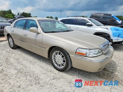 Czwarte zdjęcie samochodu z boku: 2009 LINCOLN TOWN CAR SIGNATURE LIMITED VIN:2LNHM82V79X636066 - miniatura
