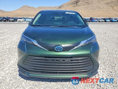 Piąte zdjęcie samochodu w środku: 2025 TOYOTA SIENNA LE VIN:5TDKRKEC2SS270022 - miniatura