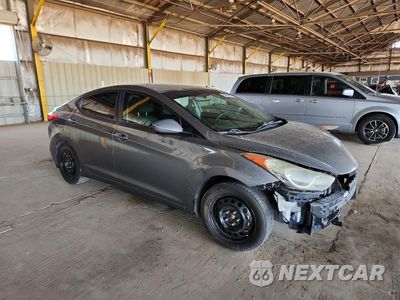Czwarte zdjęcie samochodu z boku: 2013 HYUNDAI ELANTRA GLS VIN:5NPDH4AEXDH157751 - miniatura
