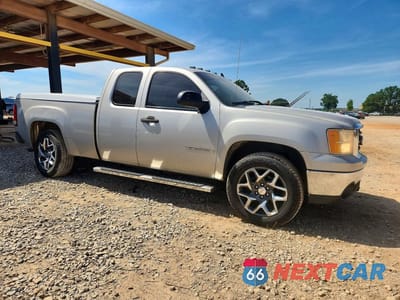 Czwarte zdjęcie samochodu z boku: 2007 GMC NEW SIERRA C1500 VIN:2GTEC19C871571315 - miniatura