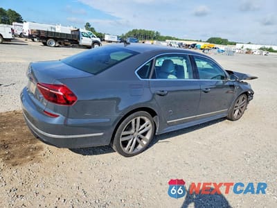 Trzecie zdjęcie samochodu z tyłu: 2017 VOLKSWAGEN PASSAT R-LINE VIN:1VWDT7A39HC083848 - miniatura