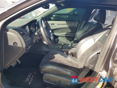 Zdjęcie 7 z 12 samochodu: 2014 CHRYSLER 300 SRT-8 VIN:2C3CCAFJ2EH331339 - miniatura
