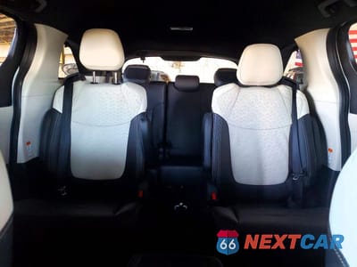 Zdjęcie 10 z 13 samochodu: 2026 TOYOTA SIENNA PLATINUM 7-PASSENGER VIN:5TDESKFC3TS251125 - miniatura