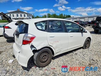Trzecie zdjęcie samochodu z tyłu: 2013 HONDA FIT VIN:JHMGE8H32DC037017 - miniatura