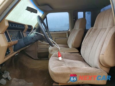 Zdjęcie 7 z 12 samochodu: 1986 FORD F250 VIN:1FTHX25L7GKA72082 - miniatura