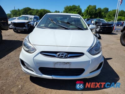 Piąte zdjęcie samochodu w środku: 2013 HYUNDAI ACCENT GLS VIN:KMHCT4AE7DU506960 - miniatura