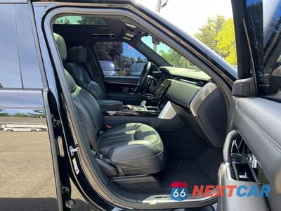 Piąte zdjęcie samochodu w środku: 2023 LAND ROVER RANGE ROVER SE VIN:SALKP9E70PA044429 - miniatura