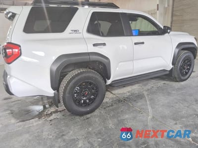 Trzecie zdjęcie samochodu z tyłu: 2026 TOYOTA 4RUNNER TRD OFF-ROAD PREMIUM VIN:JTEVA5BR6T5097459 - miniatura