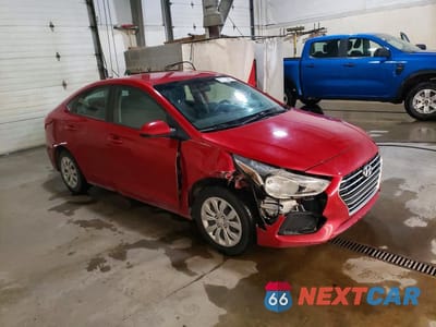 Czwarte zdjęcie samochodu z boku: 2021 HYUNDAI ACCENT SE VIN:3KPC24A62ME143482 - miniatura