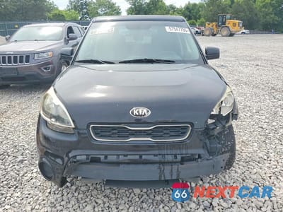 Piąte zdjęcie samochodu w środku: 2013 KIA SOUL BASE VIN:KNDJT2A52D7487071 - miniatura