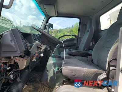 Zdjęcie 7 z 13 samochodu: 2013 ISUZU NPR HD VIN:54DC4W1B1DS800641 - miniatura