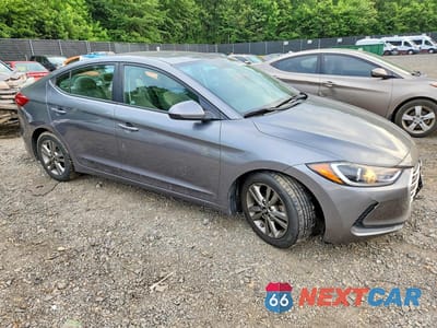 Czwarte zdjęcie samochodu z boku: 2018 HYUNDAI ELANTRA SEL VIN:5NPD84LF9JH283861 - miniatura
