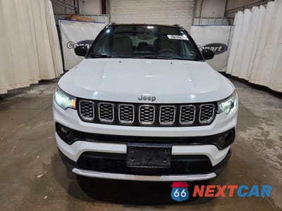 Piąte zdjęcie samochodu w środku: 2024 JEEP COMPASS LIMITED VIN:3C4NJDCN0RT134511 - miniatura