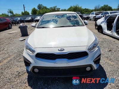 Piąte zdjęcie samochodu w środku: 2020 KIA FORTE LXS VIN:3KPF24AD6LE234104 - miniatura