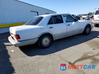 Trzecie zdjęcie samochodu z tyłu: 1989 MERCEDES-BENZ 300 SE VIN:WDBCA24D6KA449942 - miniatura