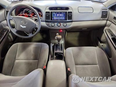 Zdjęcie 8 z 12 samochodu: 2005 TOYOTA CAMRY LE VIN:4T1BE30K45U399519 - miniatura