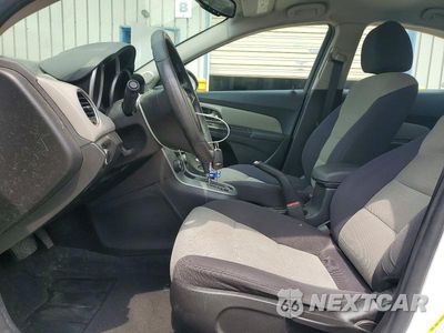 Zdjęcie 7 z 12 samochodu: 2014 CHEVROLET CRUZE LS VIN:1G1PA5SG6E7186203 - miniatura
