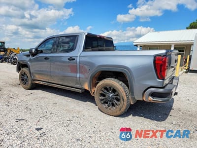 Drugie zdjęcie samochodu z przodu: 2021 GMC SIERRA K1500 DENALI VIN:3GTU9FET8MG211686 - miniatura