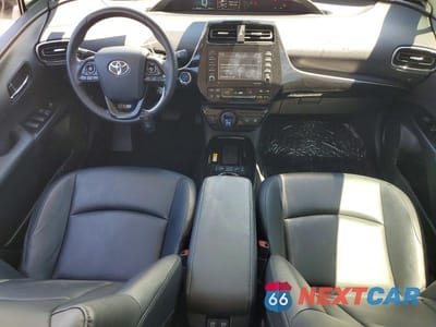 Zdjęcie 8 z 12 samochodu: 2021 TOYOTA PRIUS XLE VIN:JTDKAMFU1M3128064 - miniatura