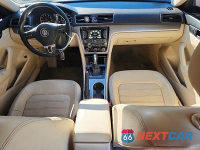 Zdjęcie 8 z 12 samochodu: 2015 VOLKSWAGEN PASSAT SE VIN:1VWBT7A30FC005124 - miniatura