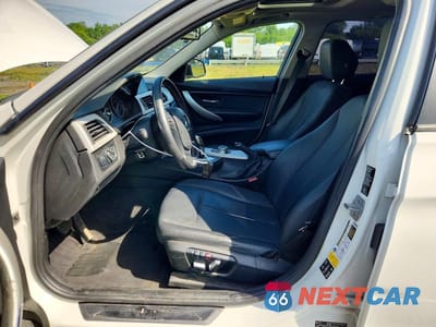 Zdjęcie 7 z 12 samochodu: 2018 BMW 320 XI VIN:WBA8E5G58JNV01710 - miniatura