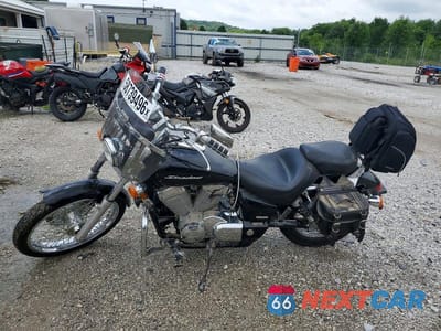 Trzecie zdjęcie samochodu z tyłu: 2009 HONDA VT750 C2 VIN:JH2RC53039K202122 - miniatura