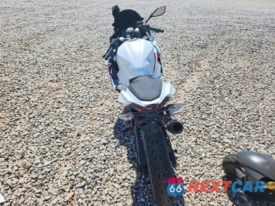 Czwarte zdjęcie samochodu z boku: 2021 KAWASAKI EX400 VIN:JKAEXKG1XMDAD3350 - miniatura