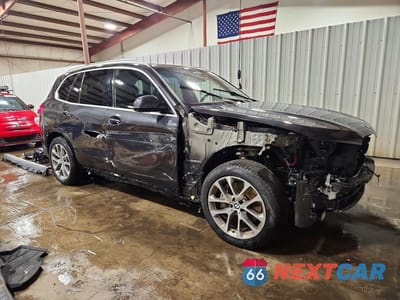 Czwarte zdjęcie samochodu z boku: 2021 BMW X5 XDRIVE45E VIN:5UXTA6C06M9G08018 - miniatura
