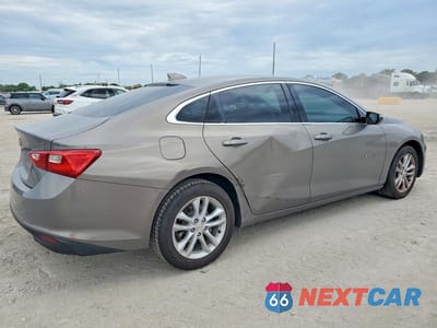Trzecie zdjęcie samochodu z tyłu: 2018 CHEVROLET MALIBU LT VIN:1G1ZD5ST1JF155812 - miniatura