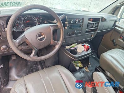 Zdjęcie 8 z 13 samochodu: 2012 GMC SAVANA BOX TRUCK VIN:1GDY72BA4C1904511 - miniatura