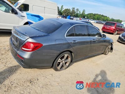 Trzecie zdjęcie samochodu z tyłu: 2017 MERCEDES-BENZ E 300 4MATIC VIN:WDDZF4KB7HA076113 - miniatura