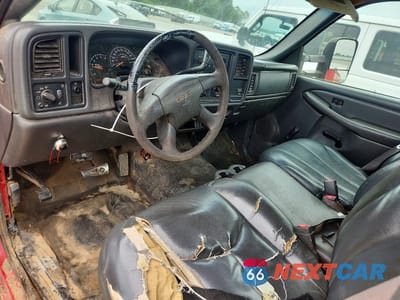 Zdjęcie 8 z 12 samochodu: 2003 GMC SIERRA C2500 HEAVY DUTY VIN:1GDHC24U83E352992 - miniatura