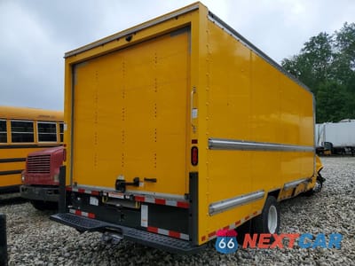 Trzecie zdjęcie samochodu z tyłu: 2023 GMC SAVANA BOX TRUCK VIN:7GZ37TC74PN002028 - miniatura