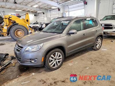 2011 VOLKSWAGEN TIGUAN S WVGBV7AX8BW532526 - główne zdjęcie licytacji z USA - miniatura